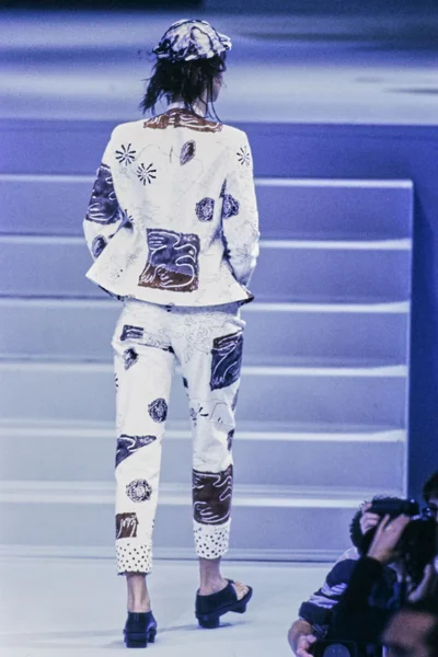 Look 12